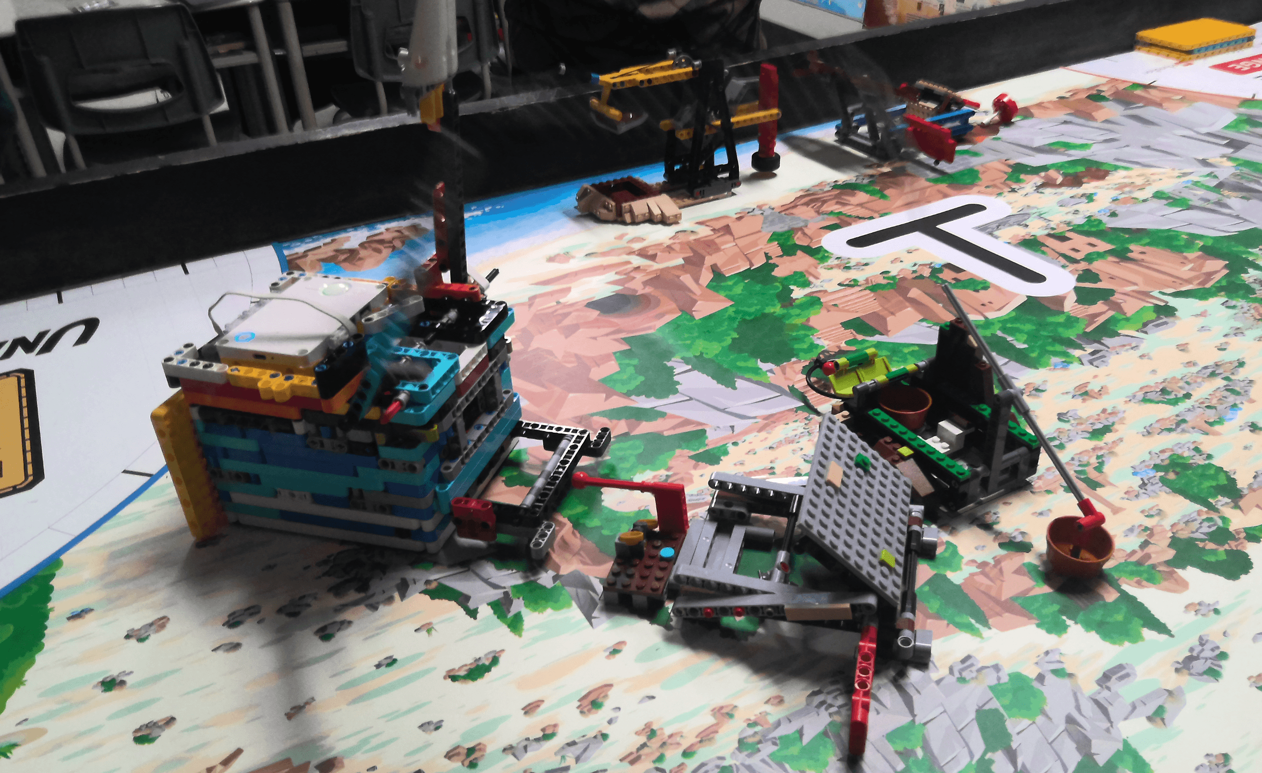 Robot mechanism with gears